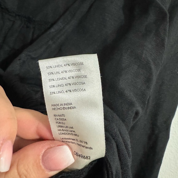 Pilcro Anthropologie women’s black Keyhole Shrunken Shirt size medium linen crop - Picture 4 of 5